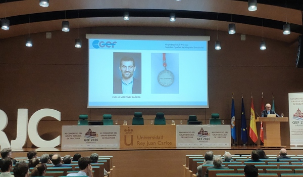 Prof Emilio Martínez-Pañeda awarded the medal of the Spanish Society of Structural Integrity