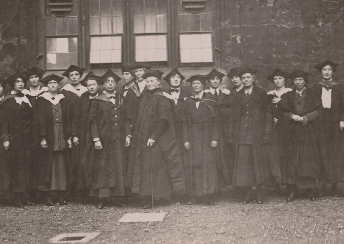 Black and white image showing Degree Day 1920 Oxford.